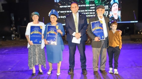 רהע ארקדי פומרנץ יחד עם בצלאל דהן שולה שאול וחנה קליימן.jpg